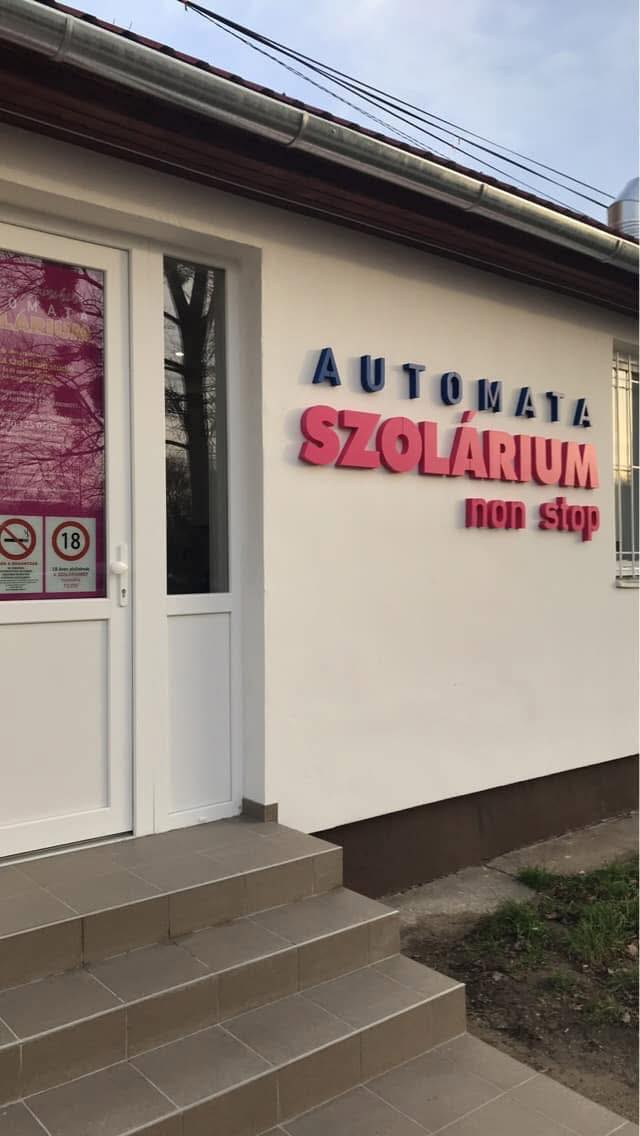 Automata szolárium Oroszlány Mester utca – non-stop bejárat